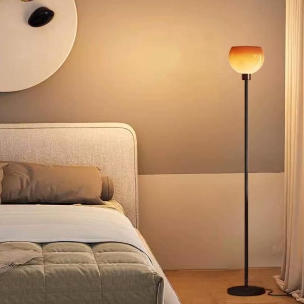 Đèn Cây Đứng Chao Thủy Tinh Cam Nhẹ Thiết Kế Gọn Nhẹ Cho Căn Hộ Tối Giản