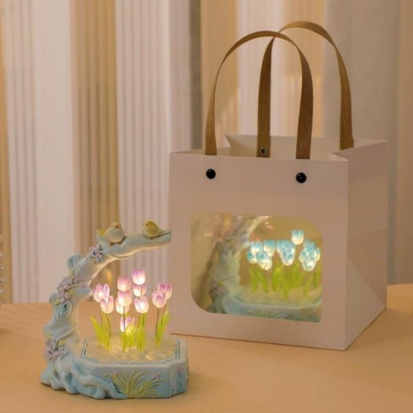 Đèn Bàn Mini Hình Hoa Tulip Có Chim Xinh Xắn Phong Cách Fairy Tale Decor Phòng Ngủ Mộng Mơ