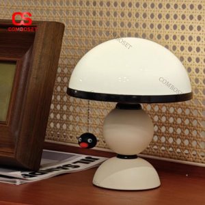 Đèn Bàn Nấm Kèm Charm Chim Cánh Cụt Cổng Sạc Type C Kiểu Dáng Ngộ Nghĩnh Decor Phòng Ngủ