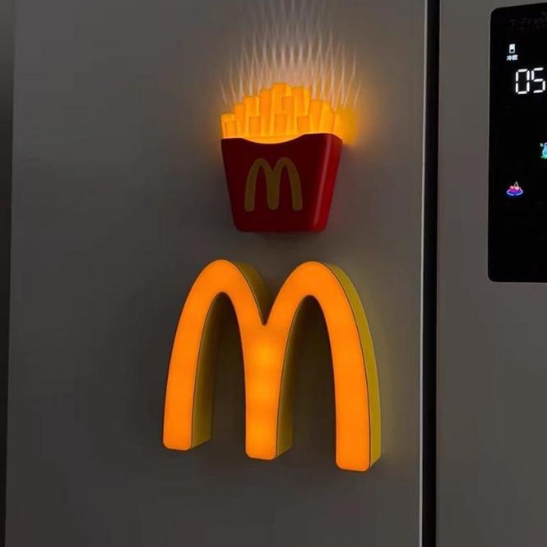 Đèn Decor Chữ M Nhựa ABS Cao Cấp, Sạc Type-C, Ánh Sáng Vàng Hiện Đại