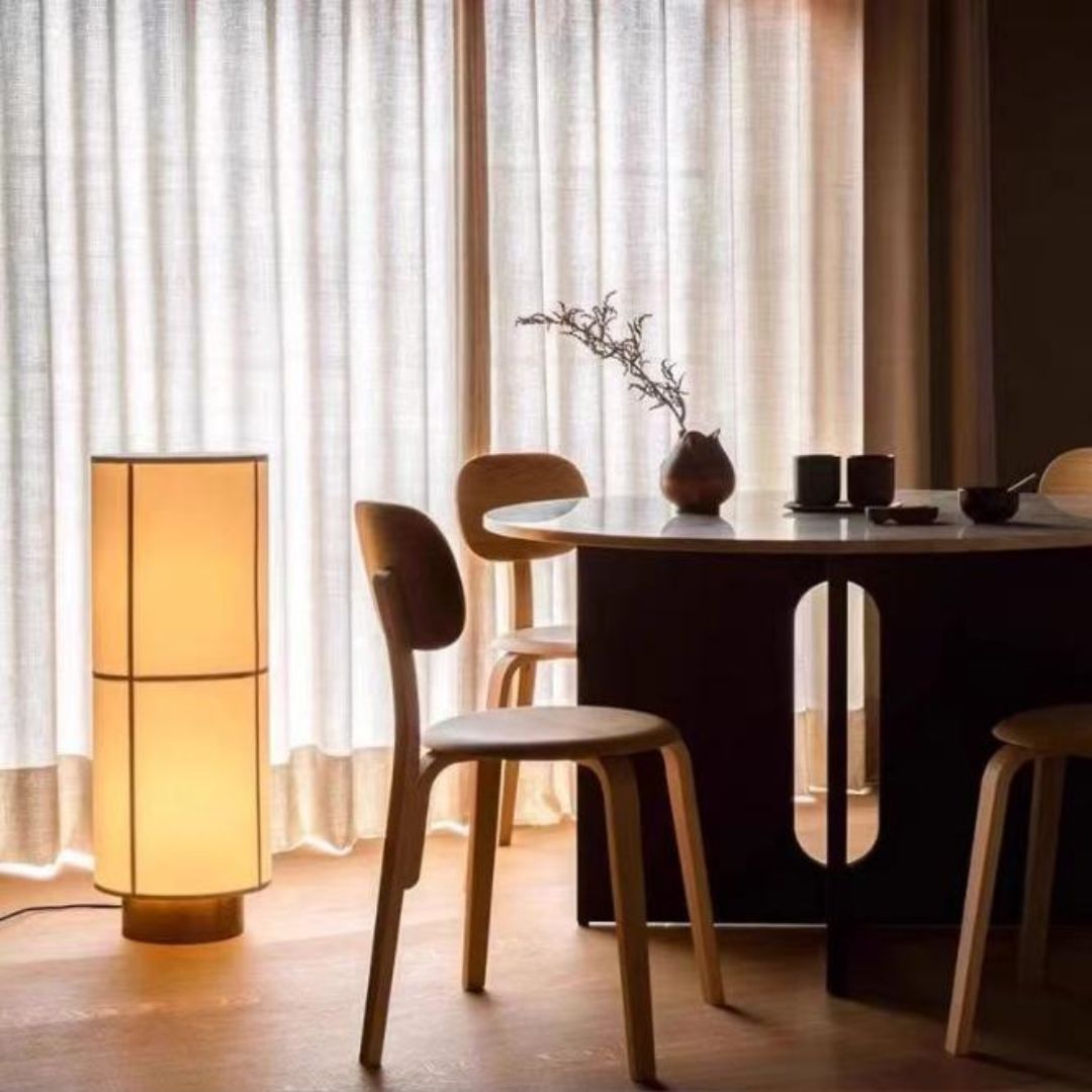 Đèn Bàn Chao Vải Hình Trụ Ánh Sáng Dịu Nhẹ Cho Phòng Ngủ Thư Giãn