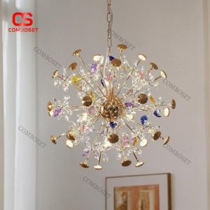 Đèn Chùm Pha Lê Hình Hoa Tỏa Ánh Vàng Ấm Cho Không Gian Trang Nhã Và Sang Trọng