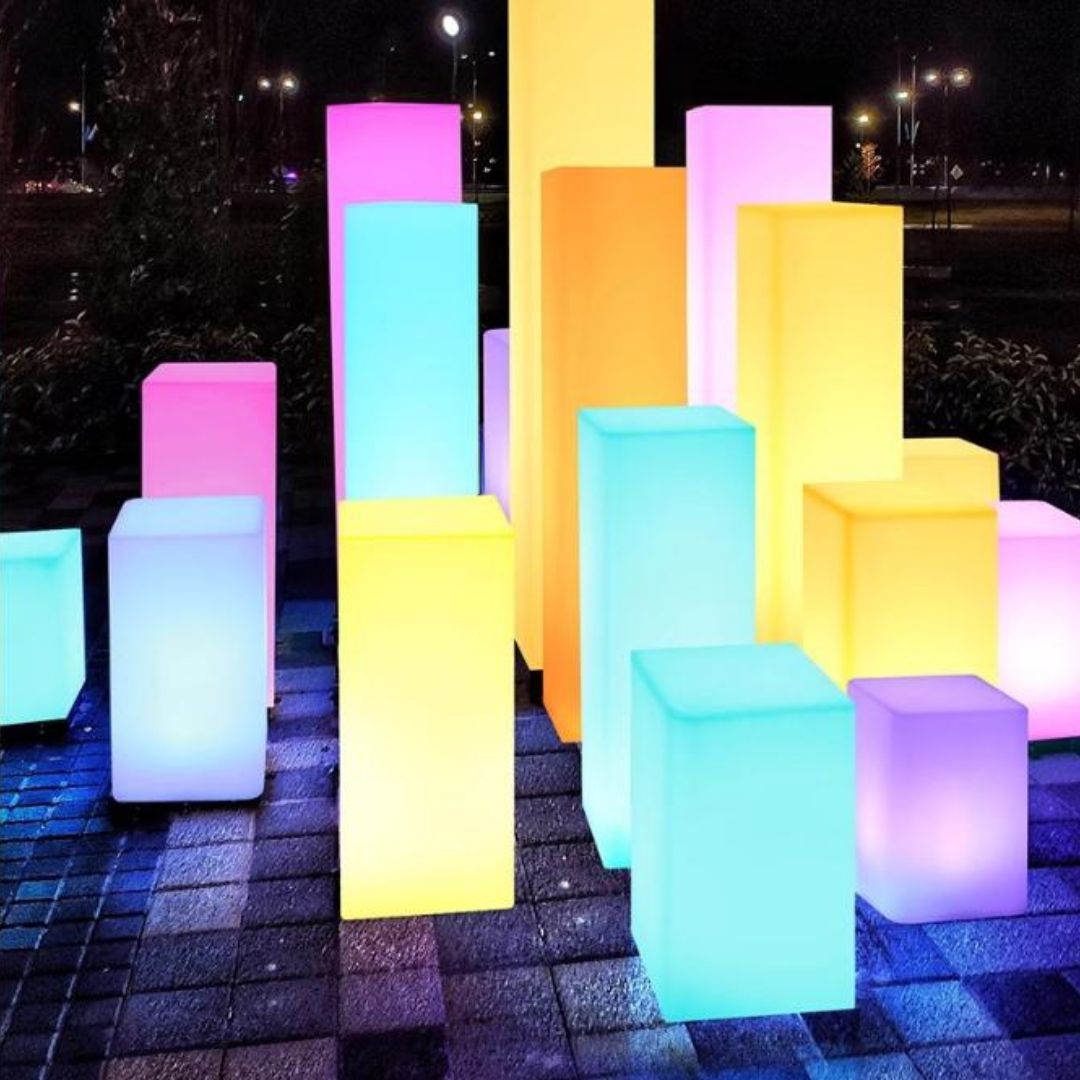 Đèn Trụ Vuông Ngoại Thất Bằng Nhựa PE Cao Cấp, Kèm Remote Cho Không Gian Sang Trọng