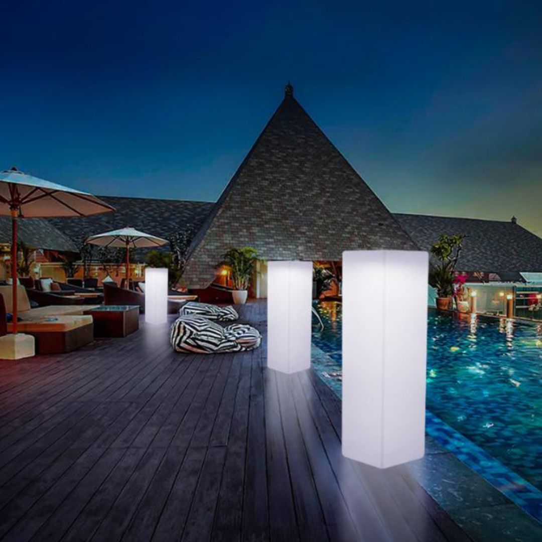 Đèn Trụ Vuông Ngoại Thất Bằng Nhựa PE Cao Cấp, Kèm Remote Cho Không Gian Sang Trọng