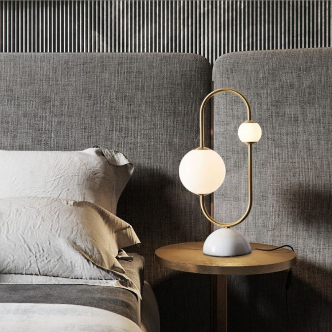 Đèn Bàn Khung U Bo Tròn Kết Hợp Hai Bóng Tròn Ánh Sáng Ấm Áp