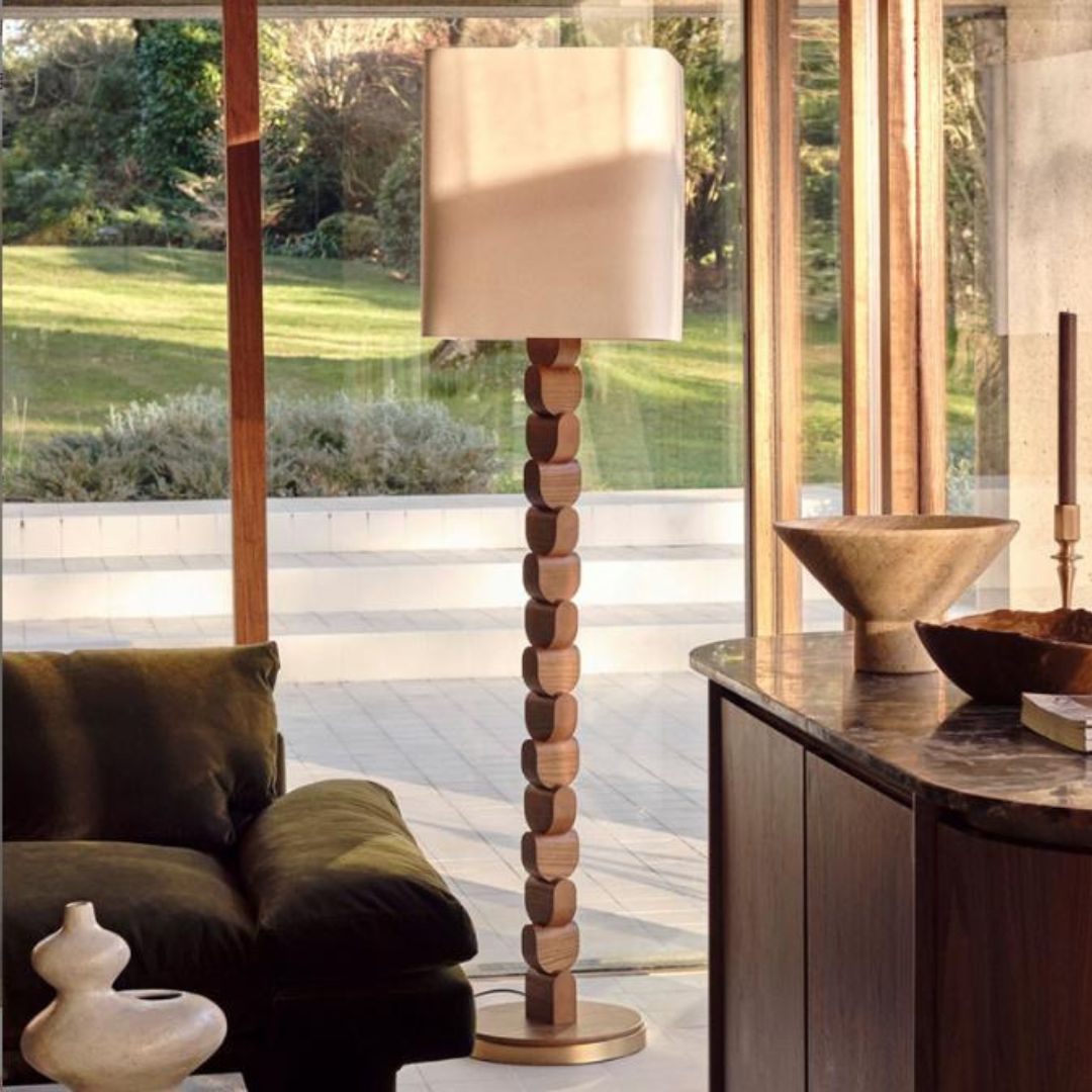 Đèn Sàn Gỗ Khối Xếp Tầng Xen Kẽ Kiểu Pháp Cổ Điển Cho Phòng Ngủ, Khách Sạn