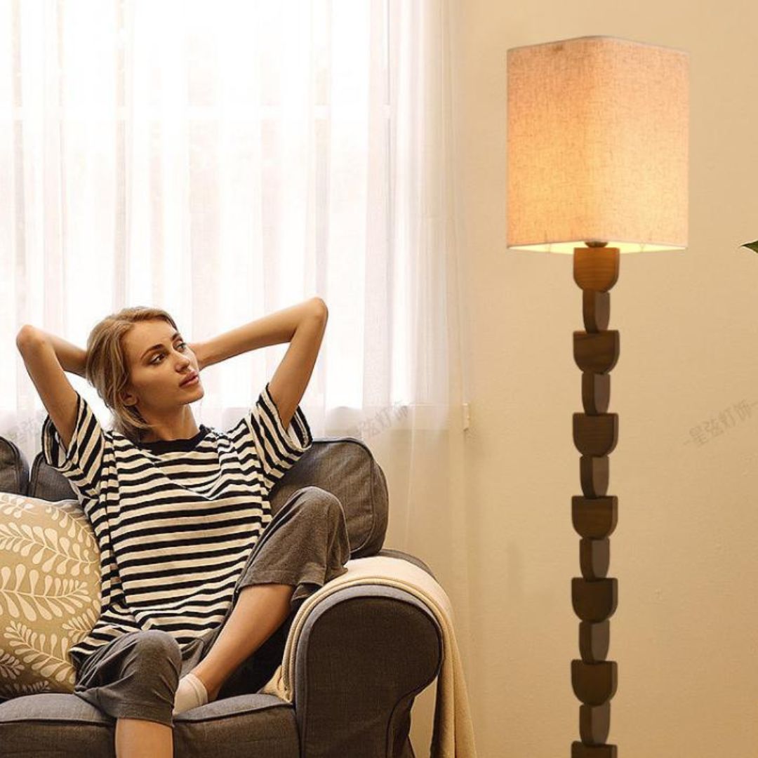 Đèn Sàn Gỗ Khối Xếp Tầng Xen Kẽ Kiểu Pháp Cổ Điển Cho Phòng Ngủ, Khách Sạn