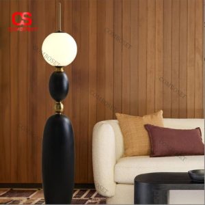Đèn Sàn Trang Trí Hình Cầu Ánh Sáng Trắng Thân Đen Sang Trọng