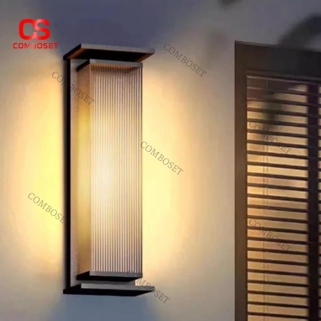 Đèn Gắn Tường Ngoài Trời Khung Kim Loại Chao Nhựa PC Ánh Sáng Dịu