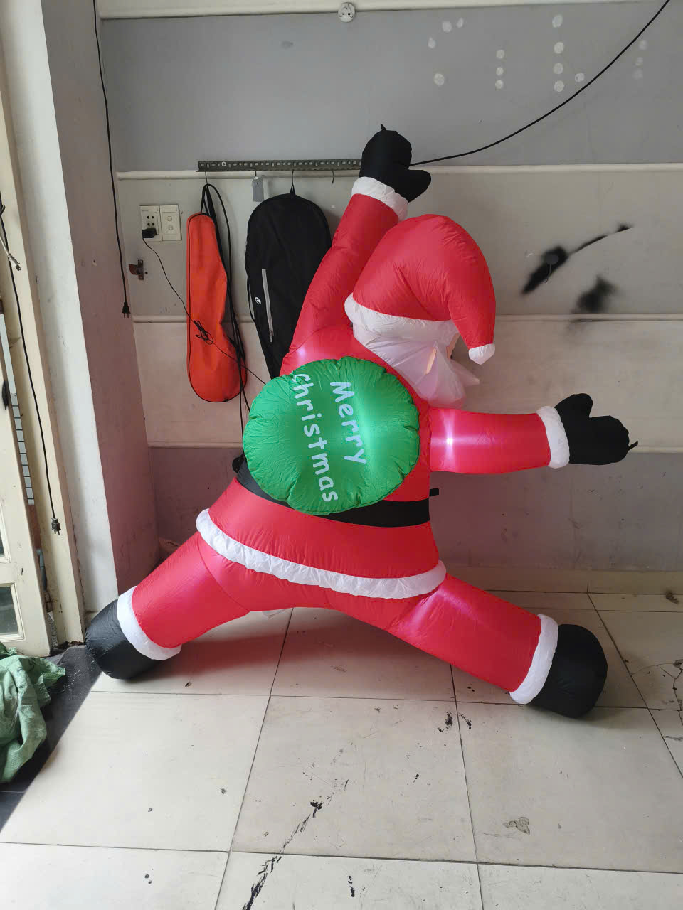 Ông Già Noel Bơm Hơi Khổng Lồ 2026